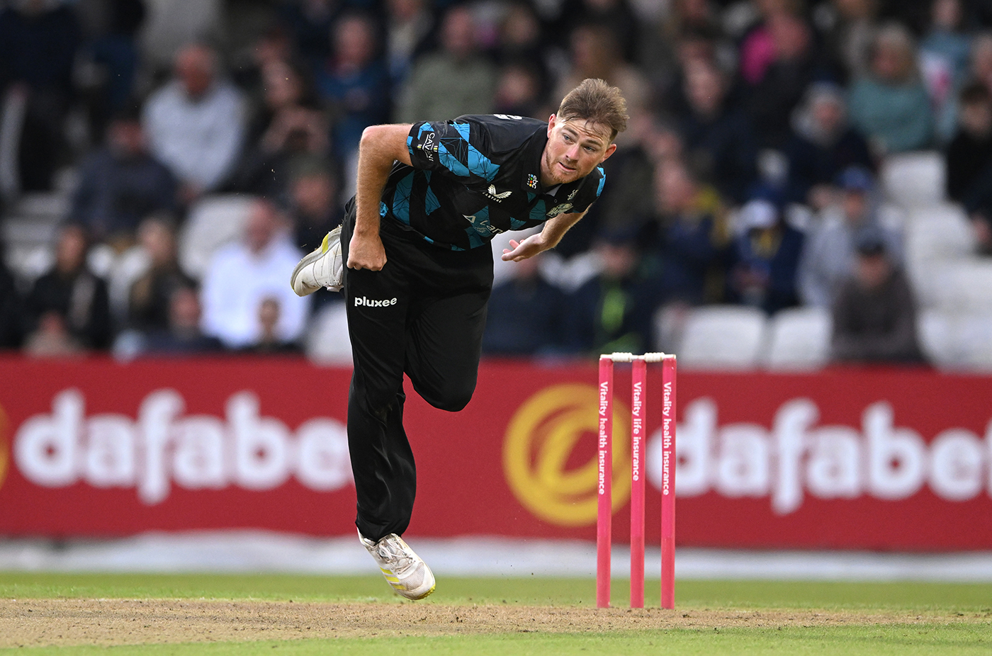 d’oliveira,-taylor-lift-rapids-to-final-over-win-against-lancashire